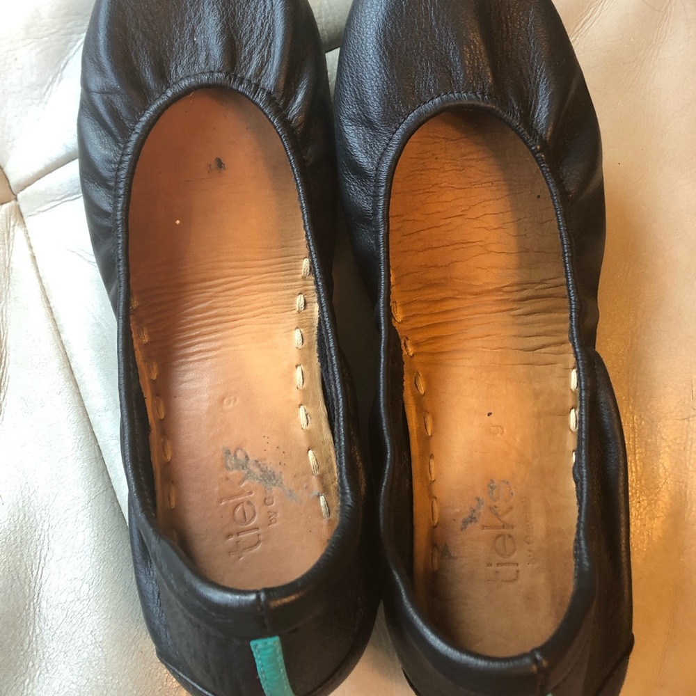 Black Tieks size 9 fairly good condition